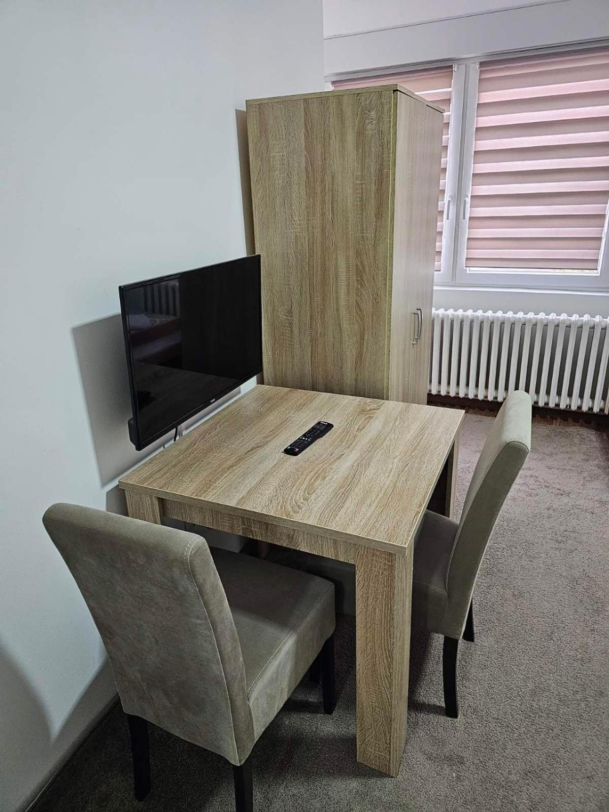Akvarius Ni Exterior foto
