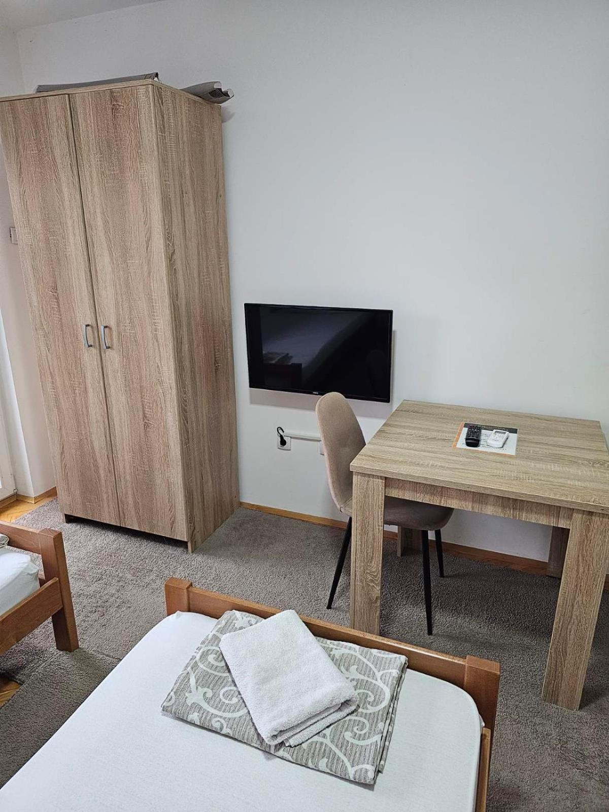 Akvarius Ni Exterior foto