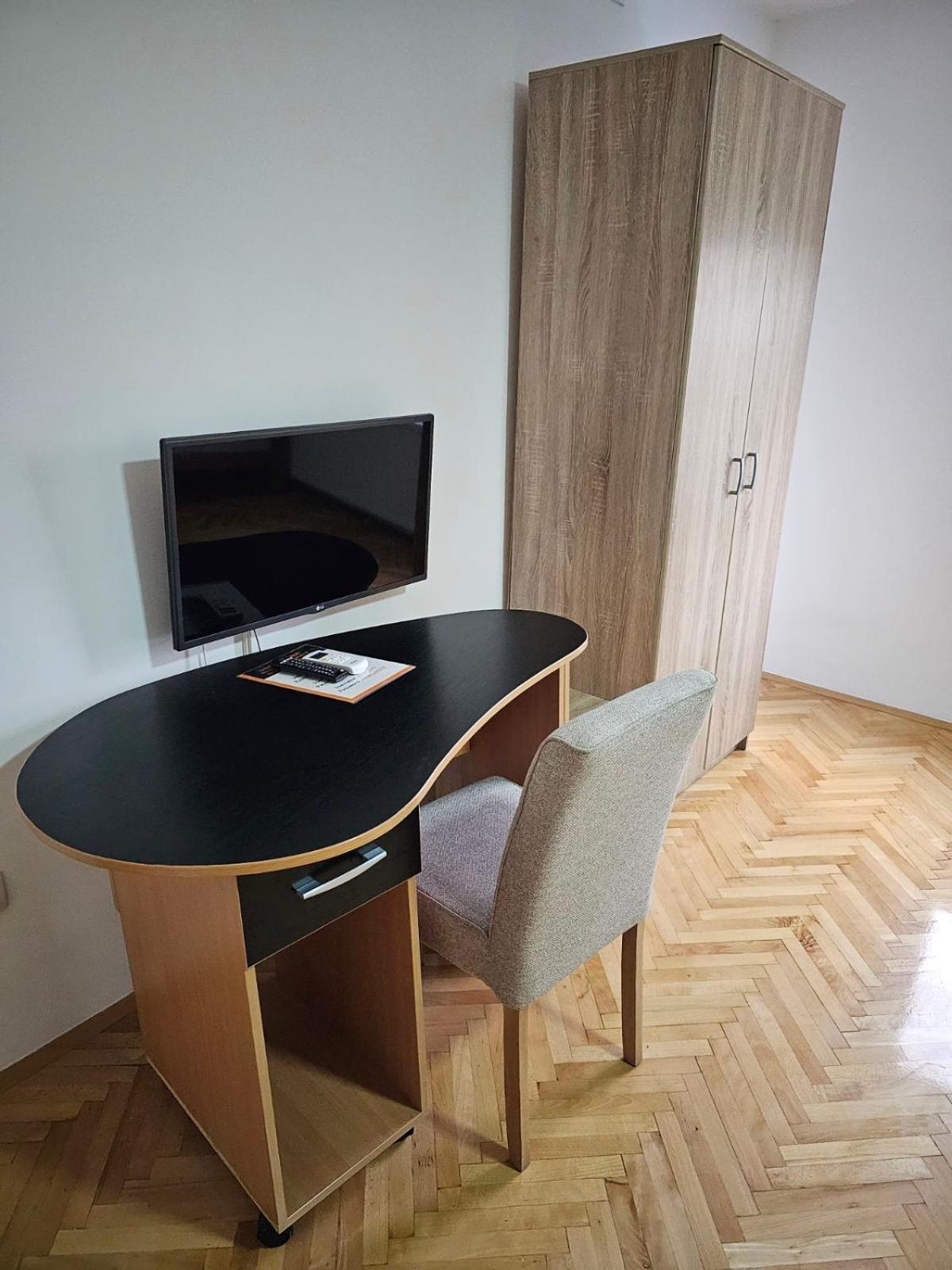 Akvarius Ni Exterior foto