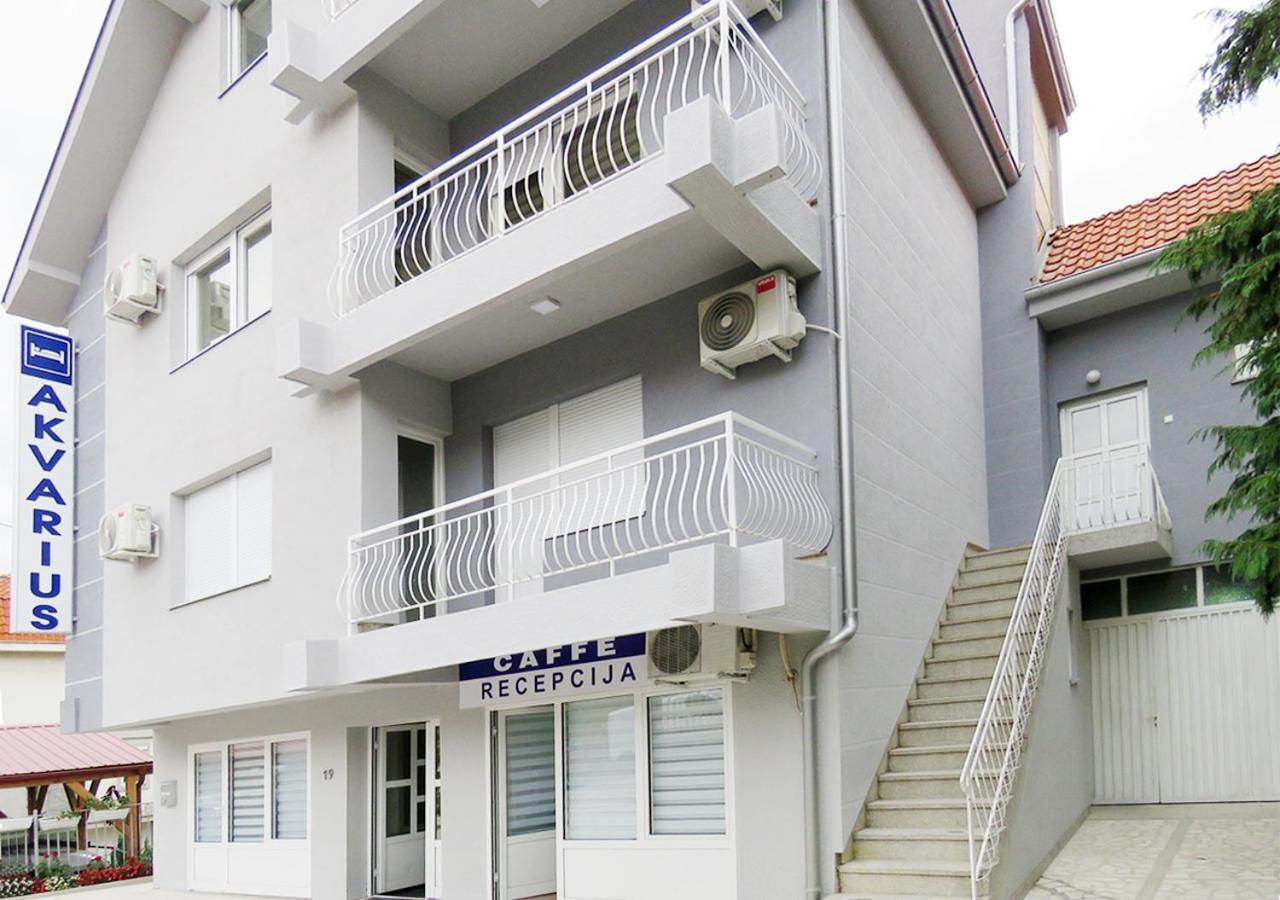 Akvarius Ni Exterior foto